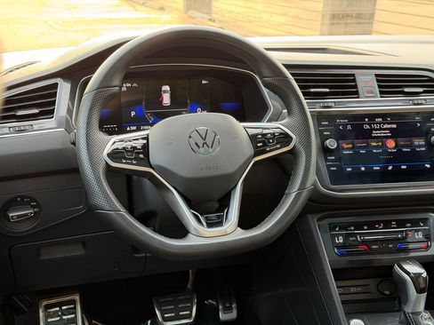 Certified 2023 Volkswagen Tiguan SE R-Line AWD/4WD image 14