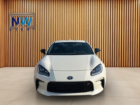 Used 2025 Toyota GR86 Premium w/ Performance Package RWD image 2