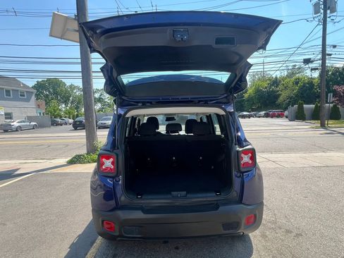 Used 2021 Jeep Renegade Sport FWD image 9