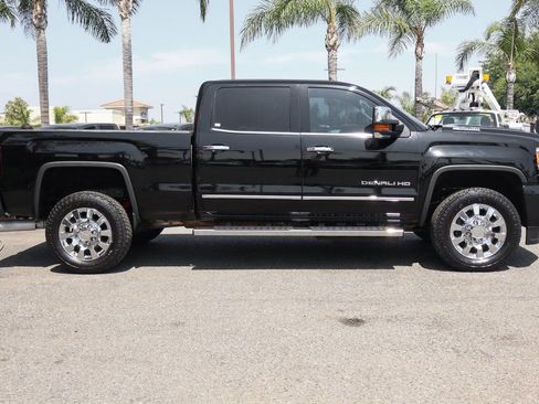 Used 2018 GMC Sierra 2500 Denali w/ Duramax Plus Package image 11