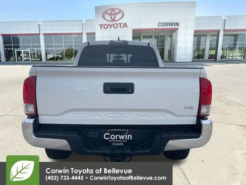 Used 2017 Toyota Tacoma TRD Off-Road w/ Tow Package (A/T) AWD/4WD image 7