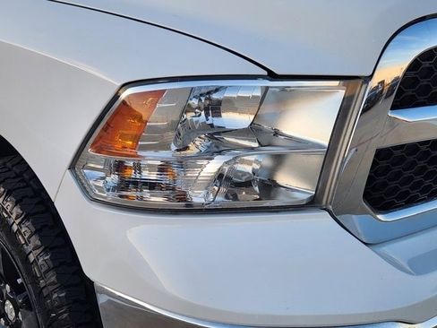 Used 2017 RAM 1500 Classic SLT image 9