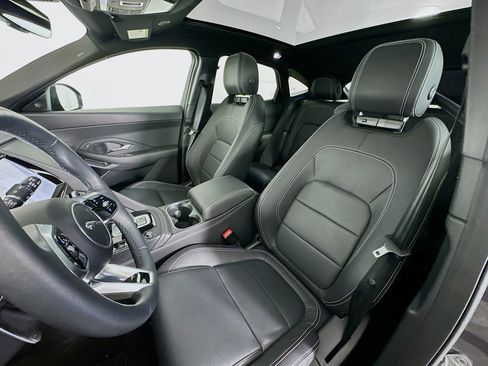 Used 2024 Jaguar E-PACE R-Dynamic SE image 13