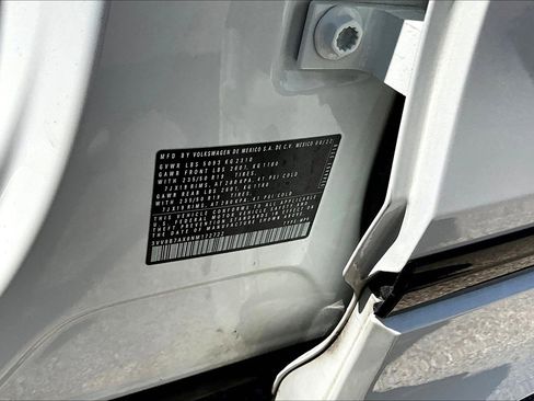 Used 2022 Volkswagen Tiguan SE R-Line image 36