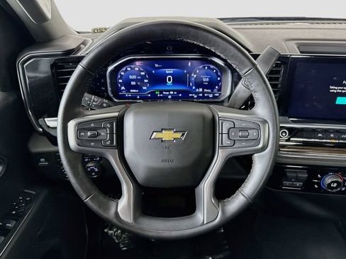 Used 2025 Chevrolet Silverado 1500 LT AWD/4WD image 11