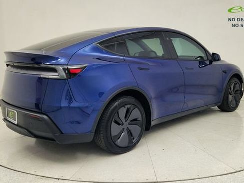 Used 2026 Tesla Model Y 2WD image 10