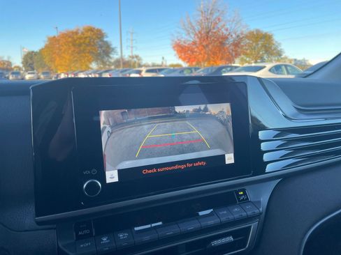 Used 2025 Toyota Camry LE image 17