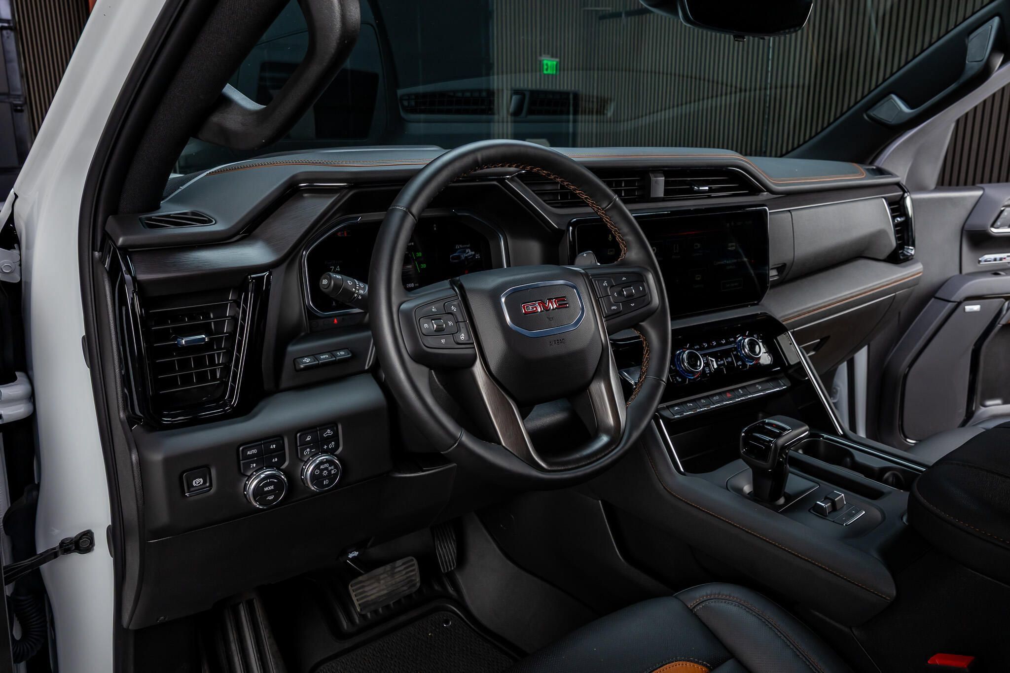 Used 2026 GMC Sierra 1500 AT4 w/ AT4 Premium Package AWD/4WD image 15