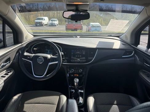 Used 2022 Buick Encore Preferred image 14