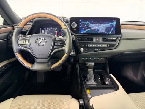 Used 2024 Lexus ES 350 w/ Technology Package image 31