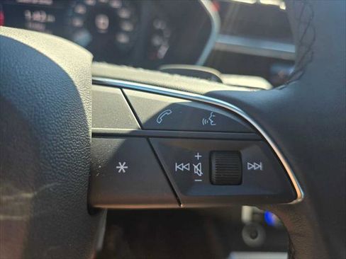 New 2025 Audi Q3 2.0T Premium image 32