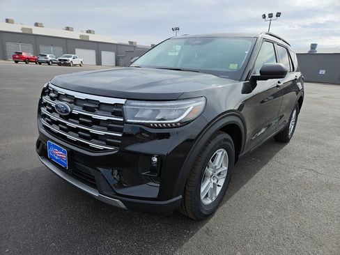 New 2026 Ford Explorer Active w/ Active Comfort Package image 4