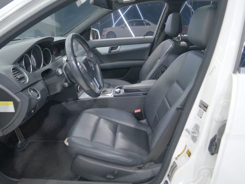 Used 2014 Mercedes-Benz C 250 Sedan image 23