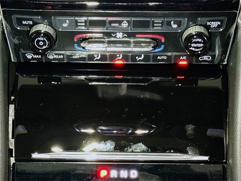 New 2025 Jeep Grand Cherokee L Altitude image 10