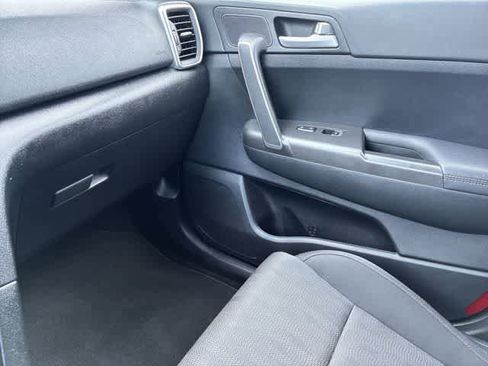 Used 2022 Kia Sportage LX image 31