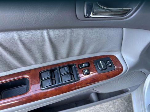 Used 2002 Toyota Camry XLE image 14