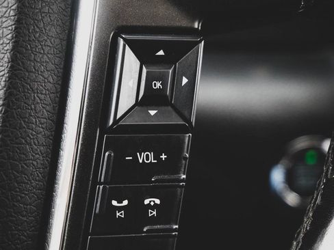 Used 2017 Lincoln Navigator Select image 16