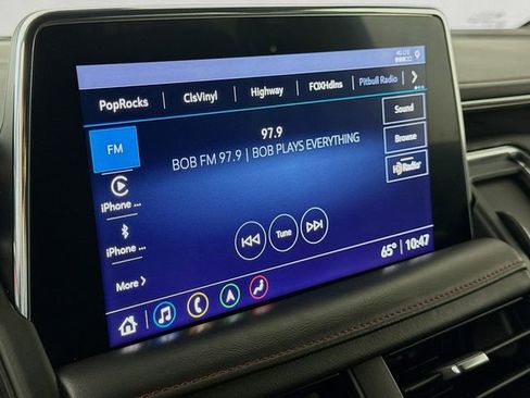 Used 2021 Chevrolet Suburban RST w/ Luxury Package image 17