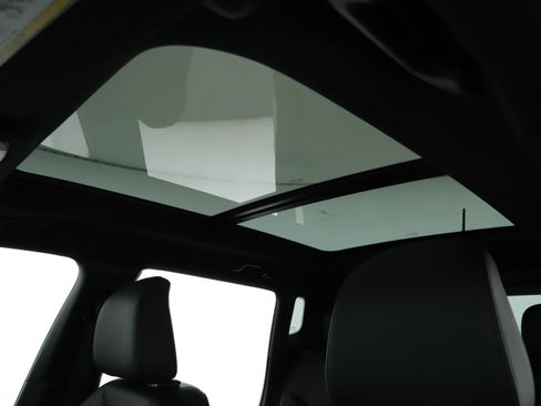 New 2026 Jeep Compass Limited w/ Sun, Sound & Navigation Group image 18