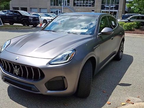 New 2025 Maserati Grecale GT image 4