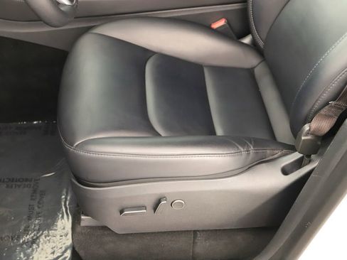 Used 2023 Tesla Model Y Performance AWD/4WD image 23