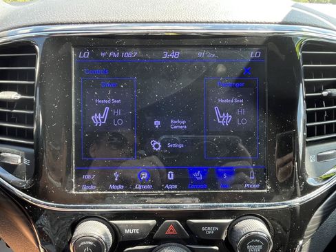 Used 2019 Jeep Grand Cherokee Laredo w/ Laredo X Package AWD/4WD image 11