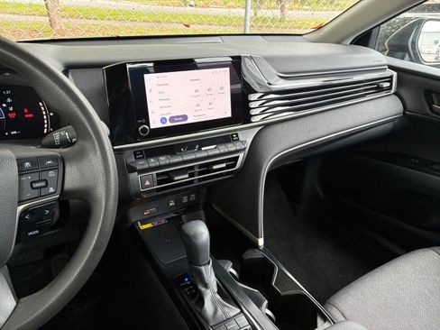 Used 2025 Toyota Camry LE image 17