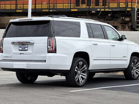 Used 2019 GMC Yukon XL Denali w/ Denali Ultimate Package AWD/4WD image 38