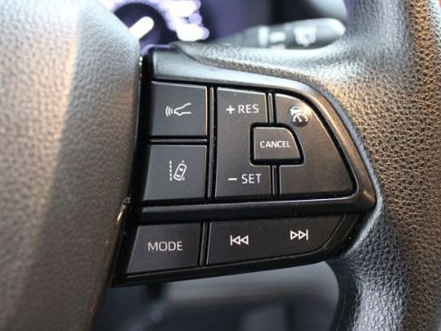 Used 2024 Toyota Sienna LE image 17