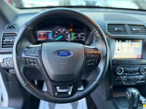 Used 2018 Ford Explorer XLT w/ Equipment Group 202A image 40