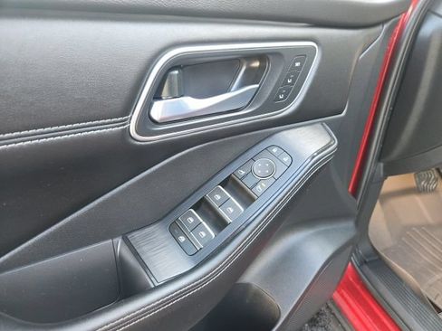 Used 2024 Nissan Rogue Platinum AWD/4WD image 17