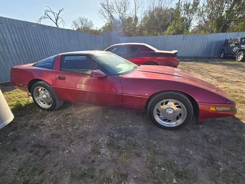Used 1991 Chevrolet Corvette Coupe image 8
