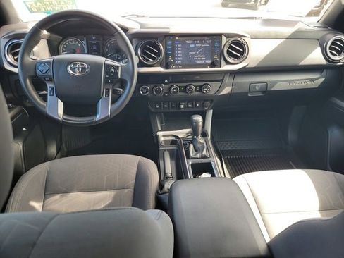 Used 2019 Toyota Tacoma TRD Off-Road w/ Technology Package image 14