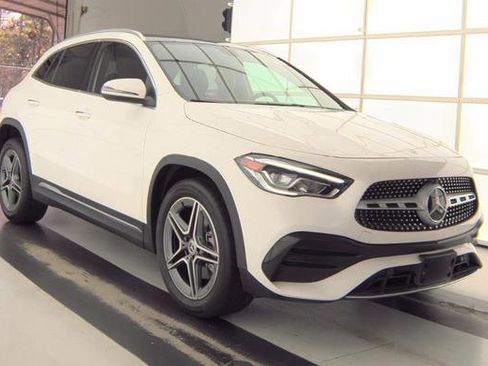 Used 2023 Mercedes-Benz GLA 250 4MATIC w/ AMG Line Exterior image 2