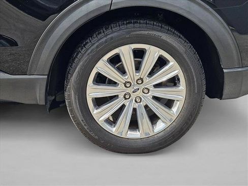 Used 2020 Ford Explorer Limited RWD image 4