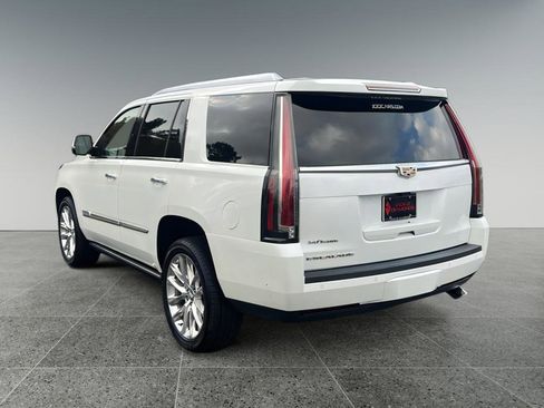 Used 2018 Cadillac Escalade Platinum image 4