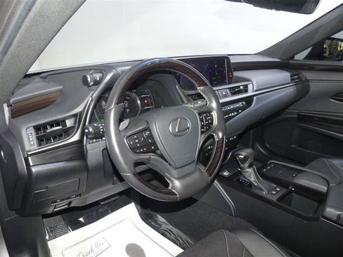 Used 2019 Lexus ES 300h w/ Accessory Package FWD image 24