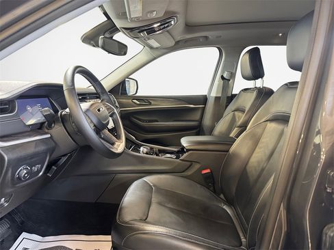 Used 2022 Jeep Grand Cherokee L Limited image 12