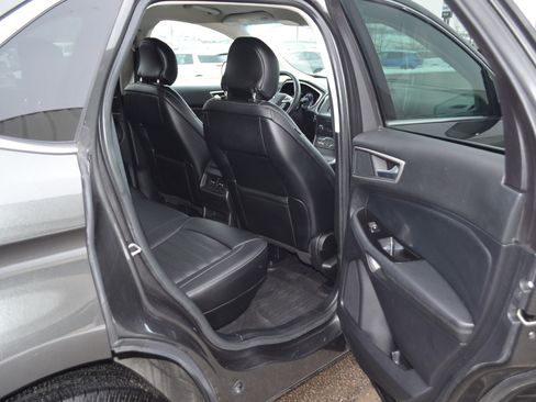 Used 2019 Ford Edge SEL w/ Equipment Group 201A image 8
