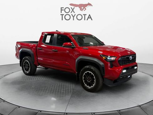Used 2025 Toyota Tacoma TRD Off-Road w/ TRD Off Road Upgrade Package AWD/4WD image 7