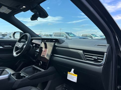 New 2026 GMC Terrain Elevation w/ Elevation Premium Package AWD/4WD image 39