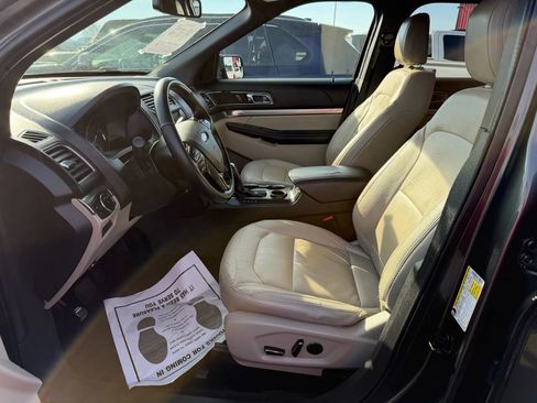 Used 2018 Ford Explorer XLT w/ Equipment Group 202A image 5