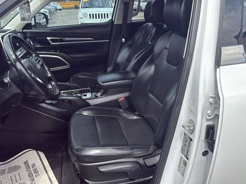 Used 2020 Kia Telluride LX FWD image 10