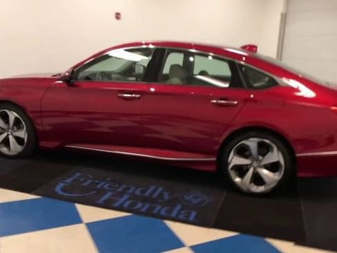 Certified 2018 Honda Accord Touring image 6