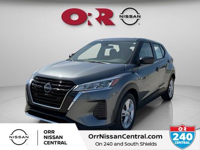New 2025 Nissan Kicks Play S