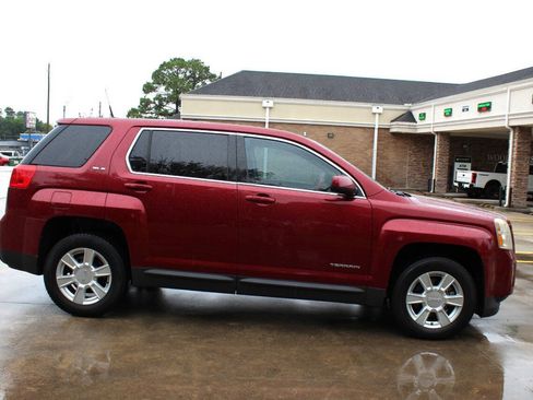Used 2011 GMC Terrain SLE FWD image 1