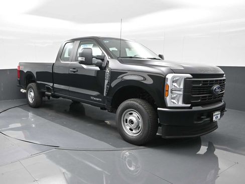 New 2025 Ford F250 XL w/ FX4 Off-Road Package image 1