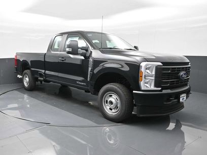 New 2025 Ford F250 XL w/ FX4 Off-Road Package