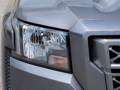 Used 2022 Nissan Frontier SV RWD image 10