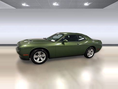 Used 2023 Dodge Challenger SXT RWD image 17